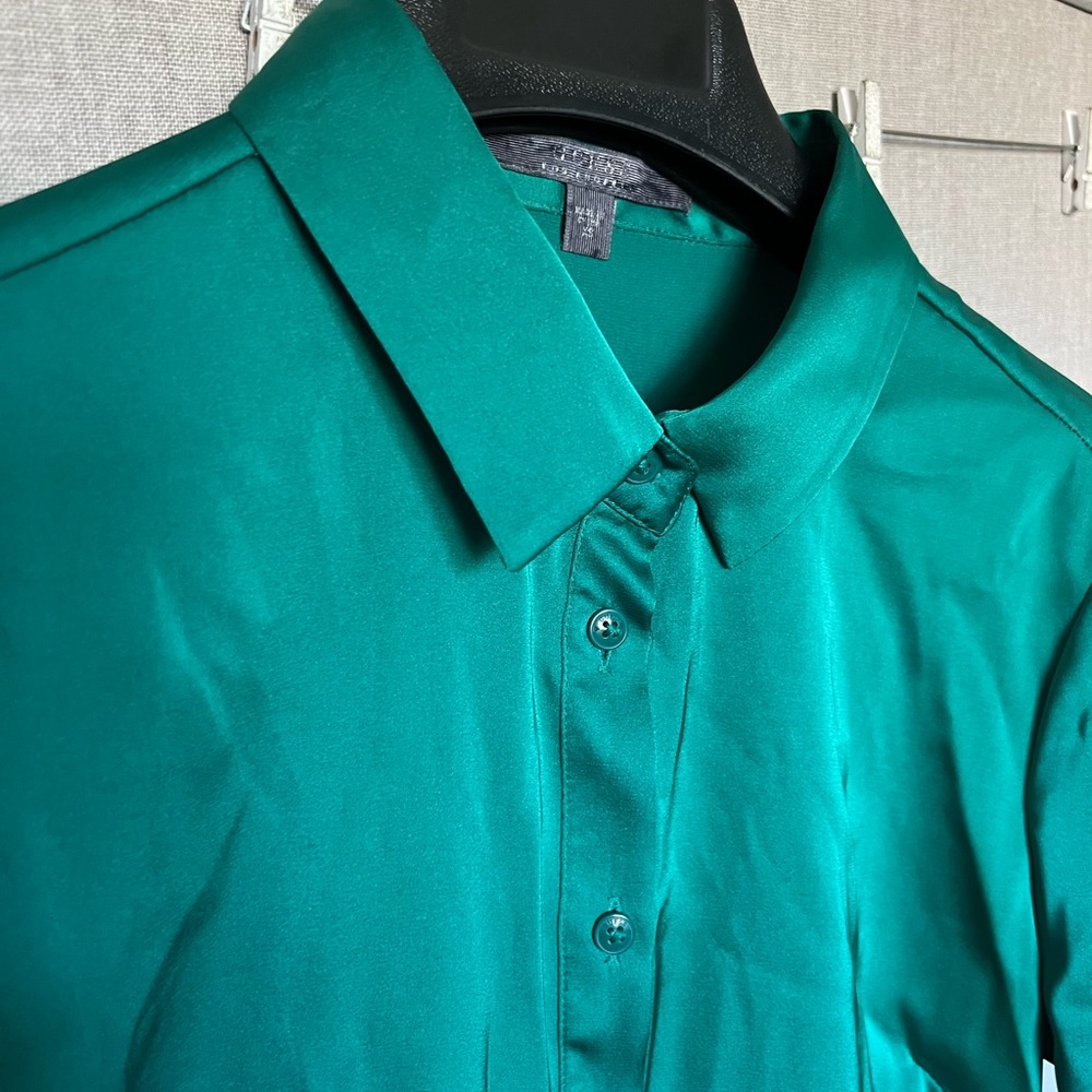Guess Los Angeles button down emerald shirt size xs